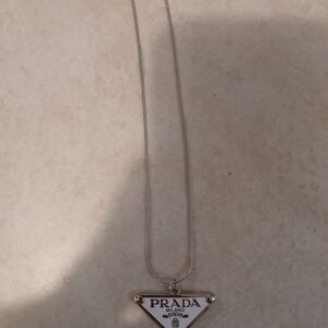 Elegant Silver Pendant Necklace